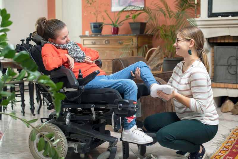 Aide aux personnes en situation de handicap}